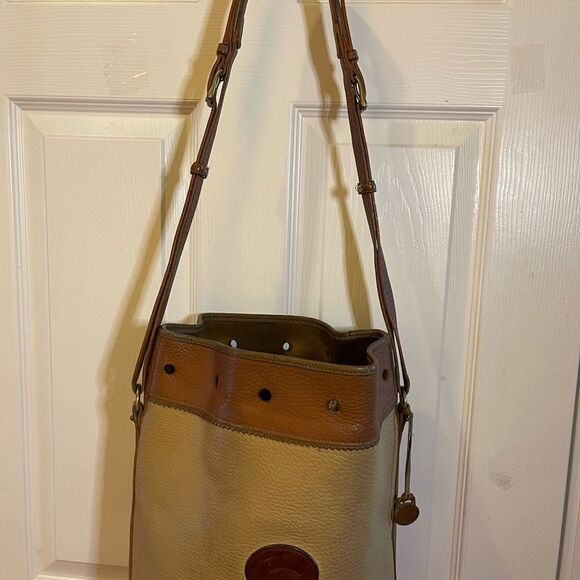 Dooney & Bourke leather khaki & brown Bucket bag Brass hardwares . - Picture 3 of 16